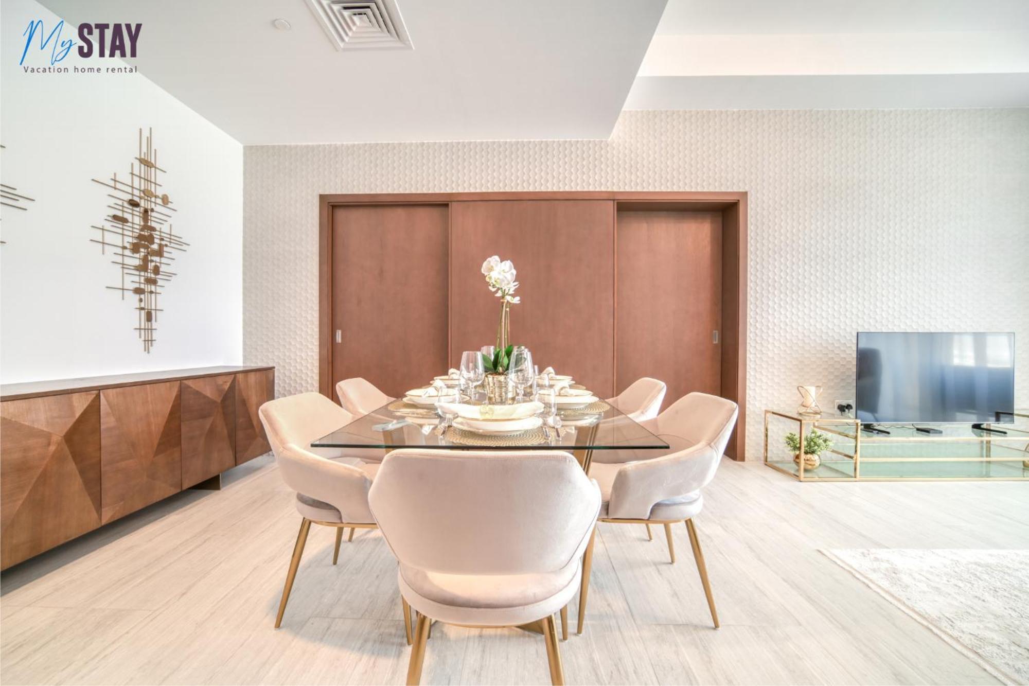 Luxurious Two-bedroom