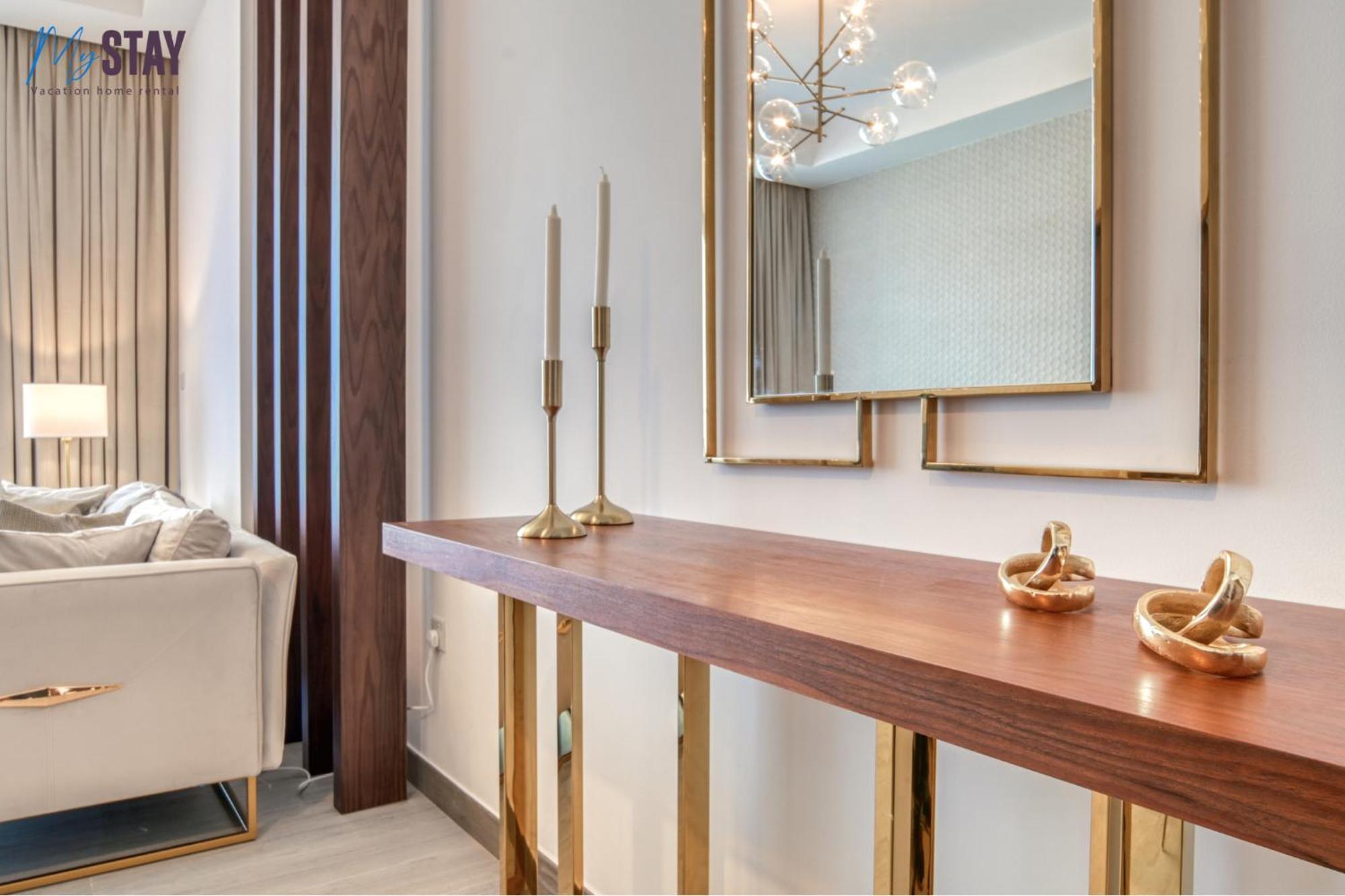 Apartment Luxurious Two-bedroom *