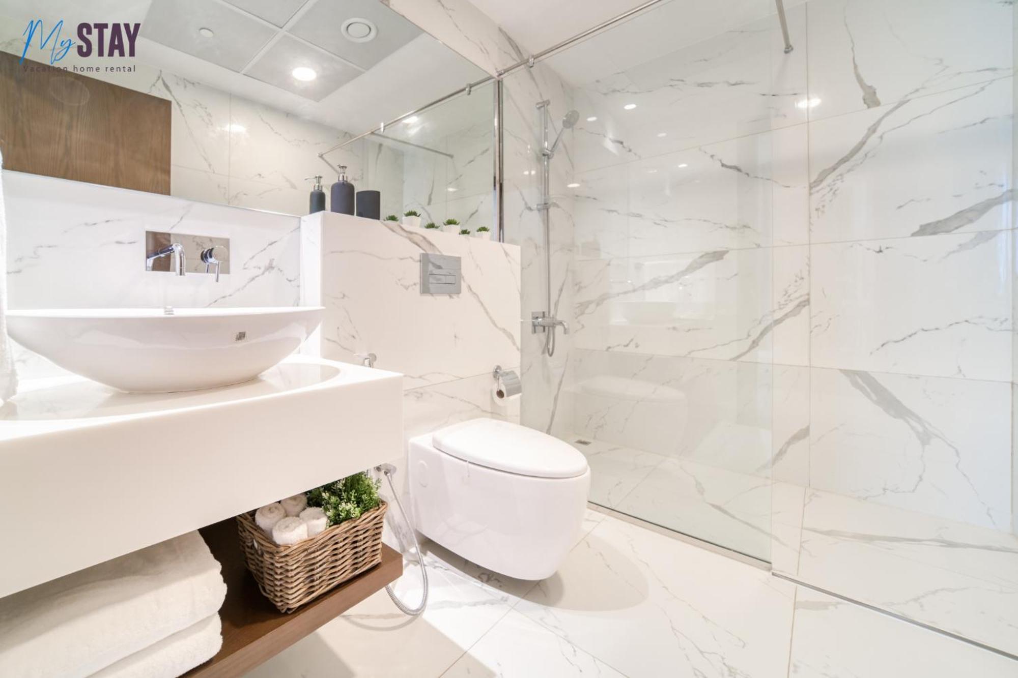 Luxurious Two-bedroom Apartment *